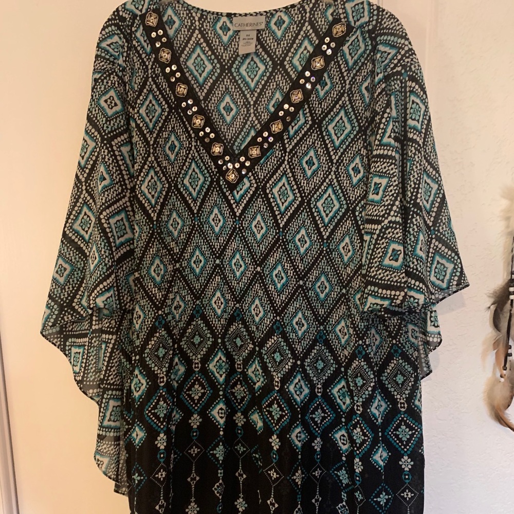 Blue and black blouse with v-neck silver accent